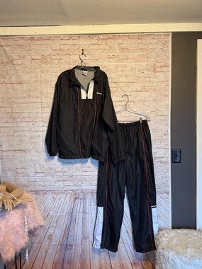 Reebok Vintage 90's Two-Piece Windbreaker Tracksuit with Red Piping